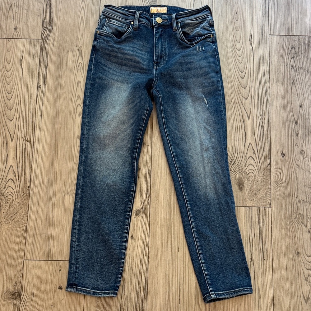 Kut from the Kloth size 4 straight leg high ankle rise Catherine denim jeans.